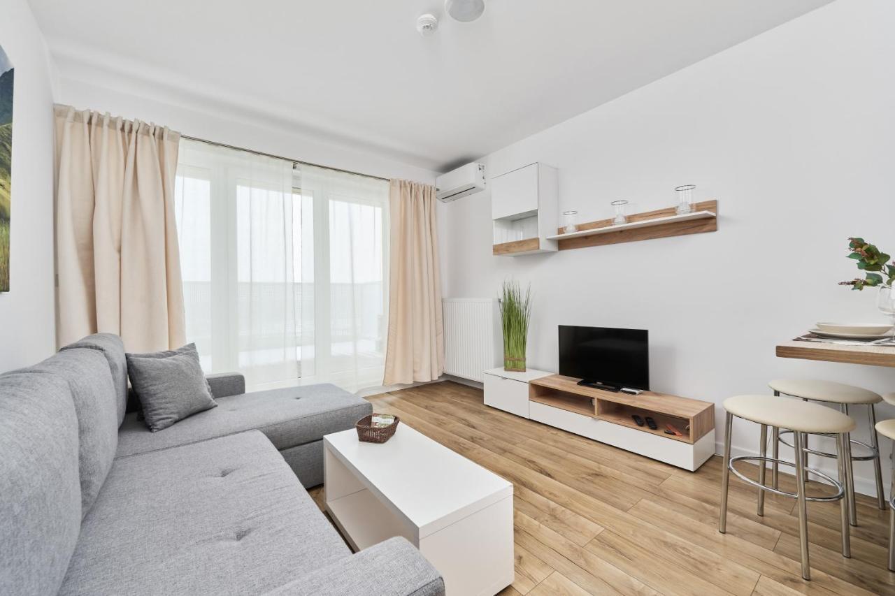 Apartment Krakowska 39 With Ac & Parking & Loggia Wroclaw By Noclegi Renters Esterno foto
