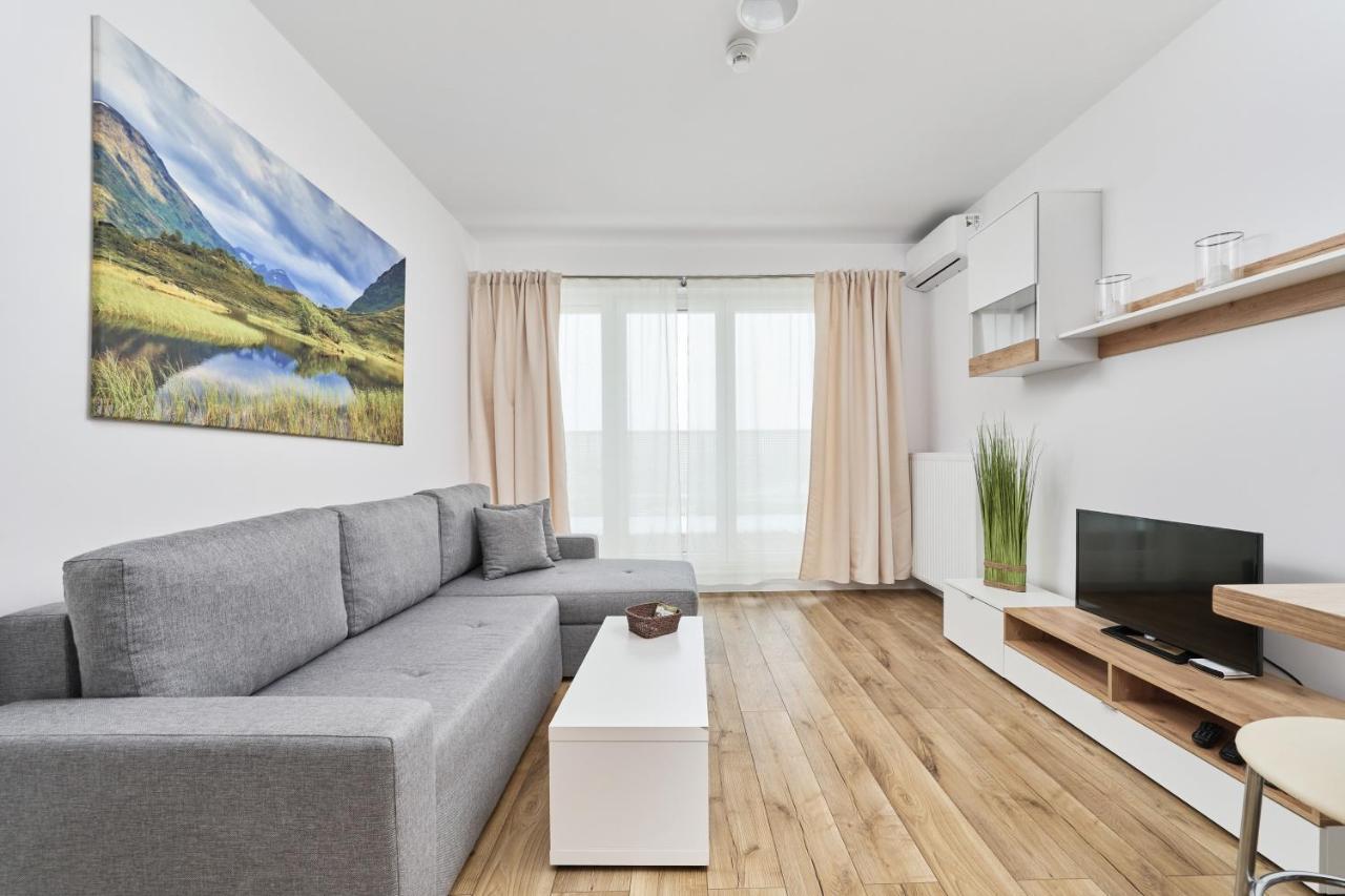 Apartment Krakowska 39 With Ac & Parking & Loggia Wroclaw By Noclegi Renters Esterno foto