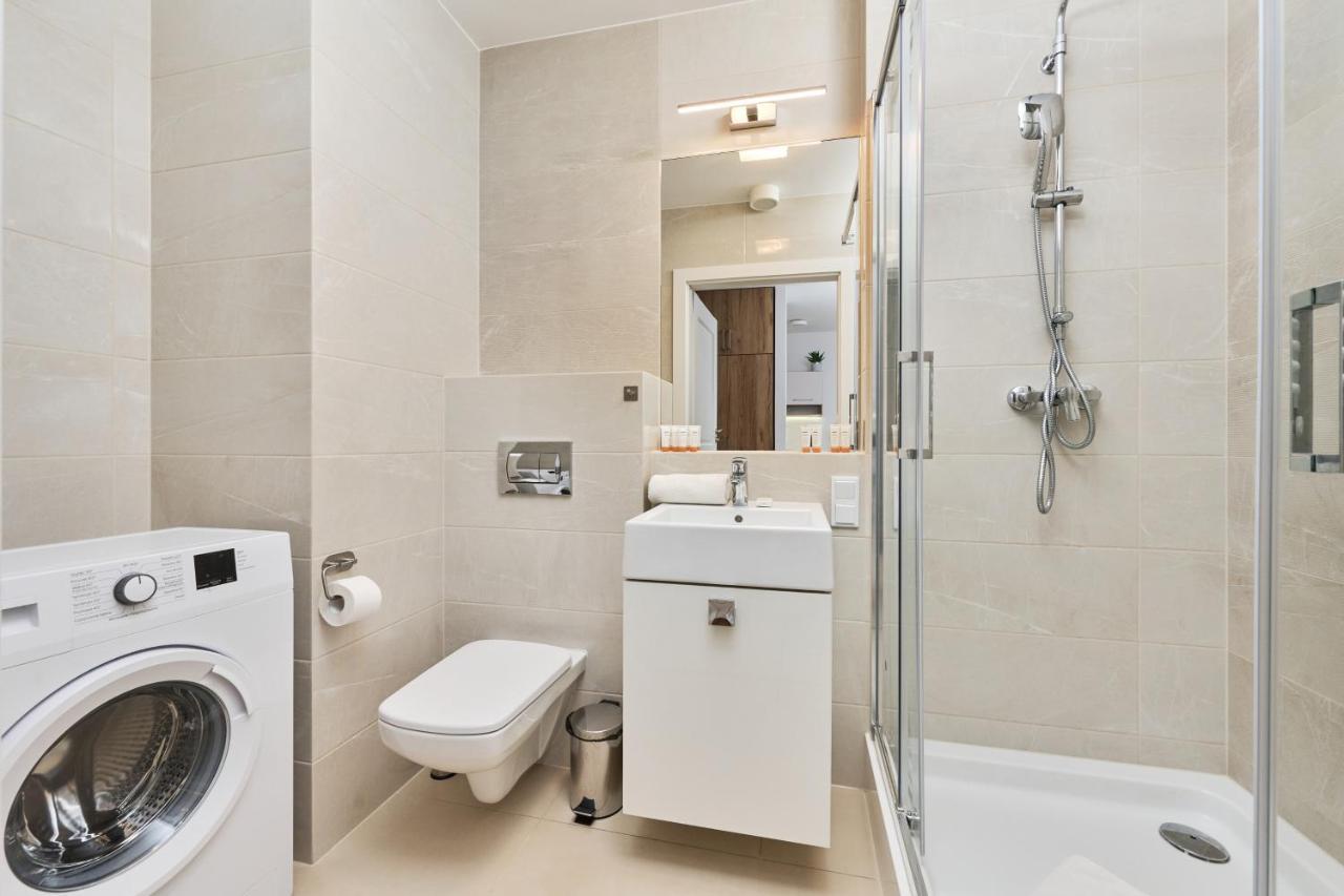 Apartment Krakowska 39 With Ac & Parking & Loggia Wroclaw By Noclegi Renters Esterno foto